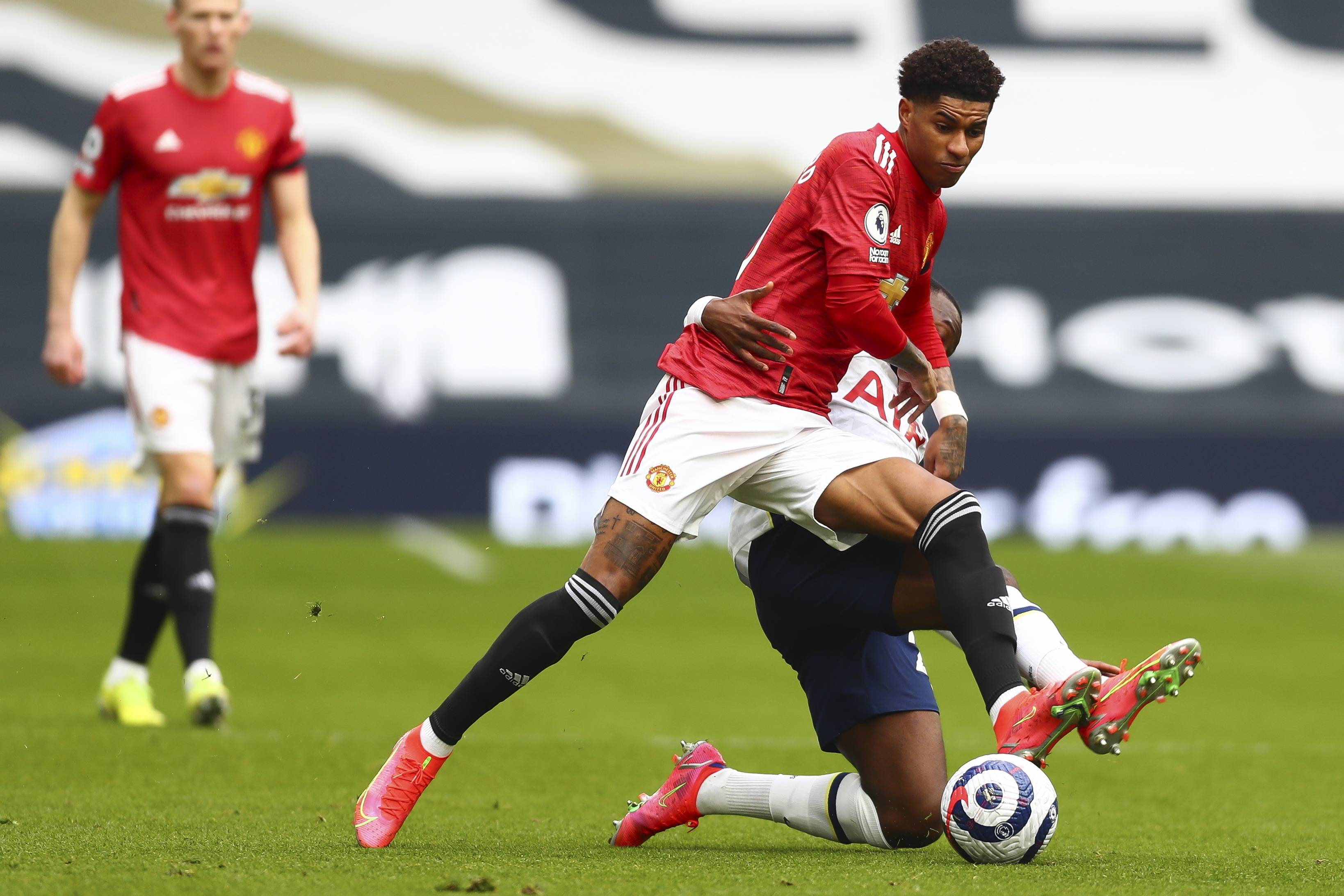 现在激烈争 现在激烈争