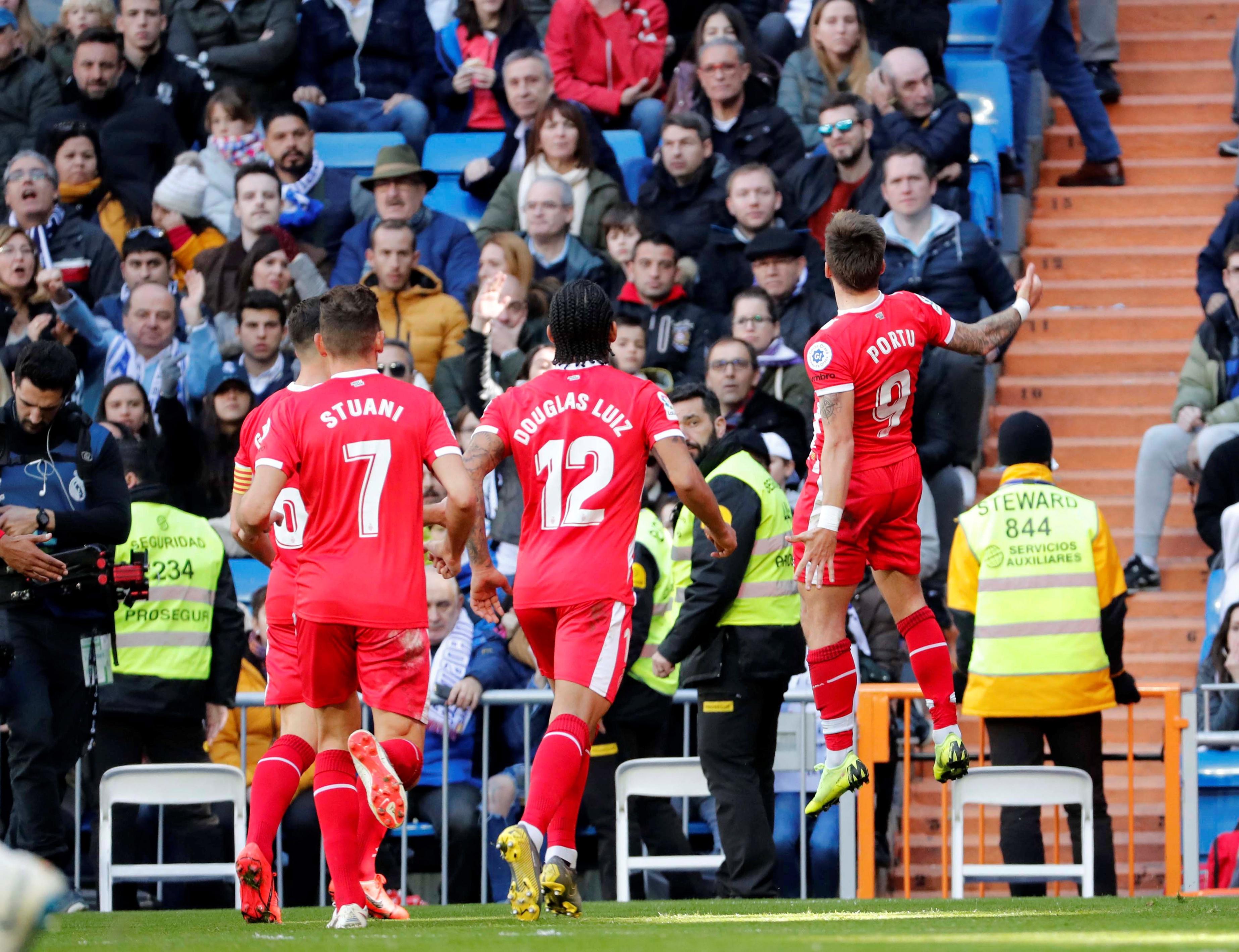 起了球迷和 起了球迷和